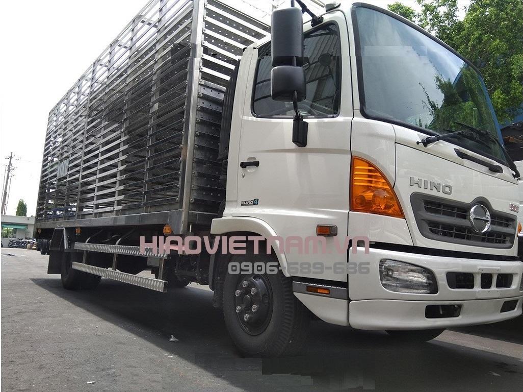 XE CHỞ GIA CẦM 5.5 TẤN HINO FC9JLTC